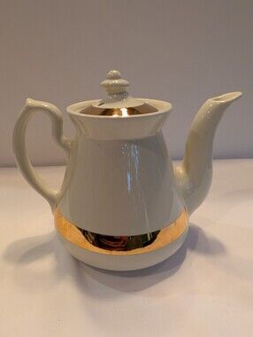 Teapot Hall's Superior Kitchenware 1 qt Cream Color & Gold USA Vintage 1950s 7"